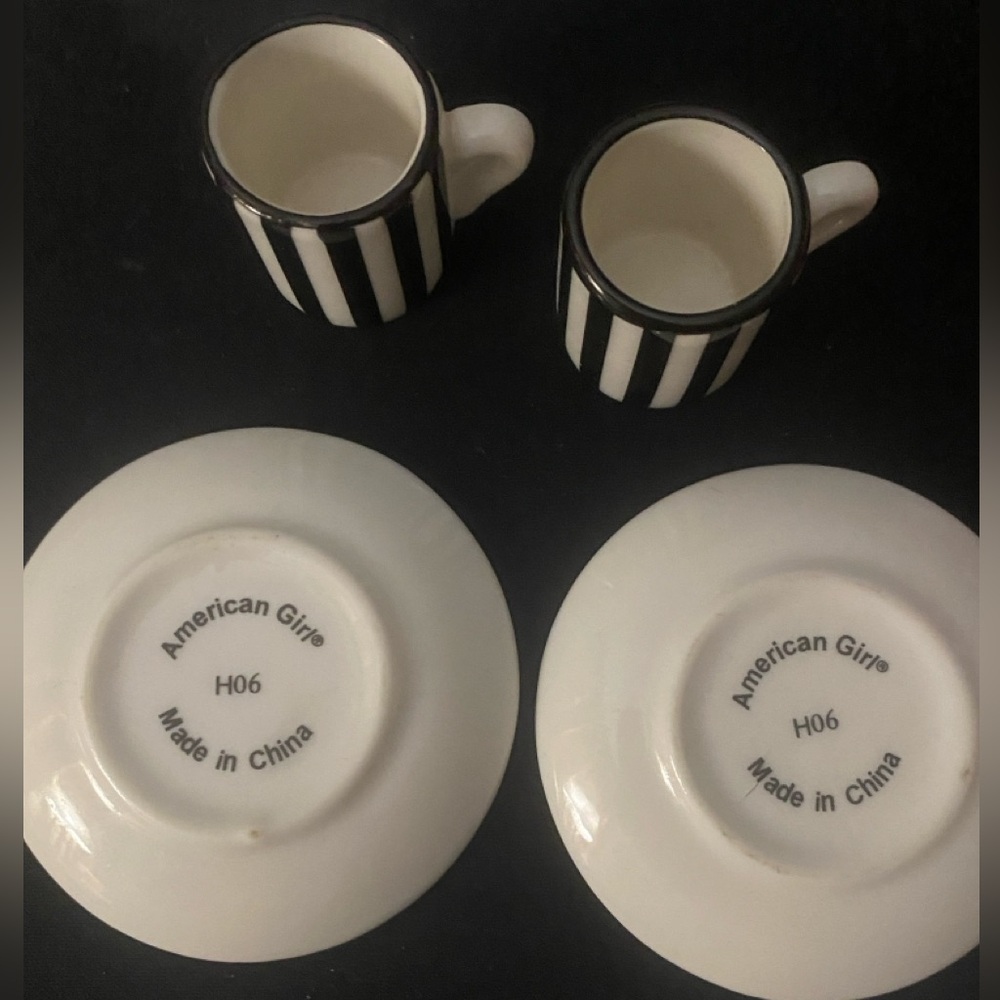 Rare Mini Vintage American Girl Set of 2 Porcelain Tea Cups & 2 Saucers 2006 - Picture 2 of 4